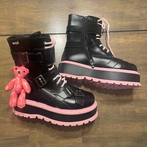 Koi boots pink and black